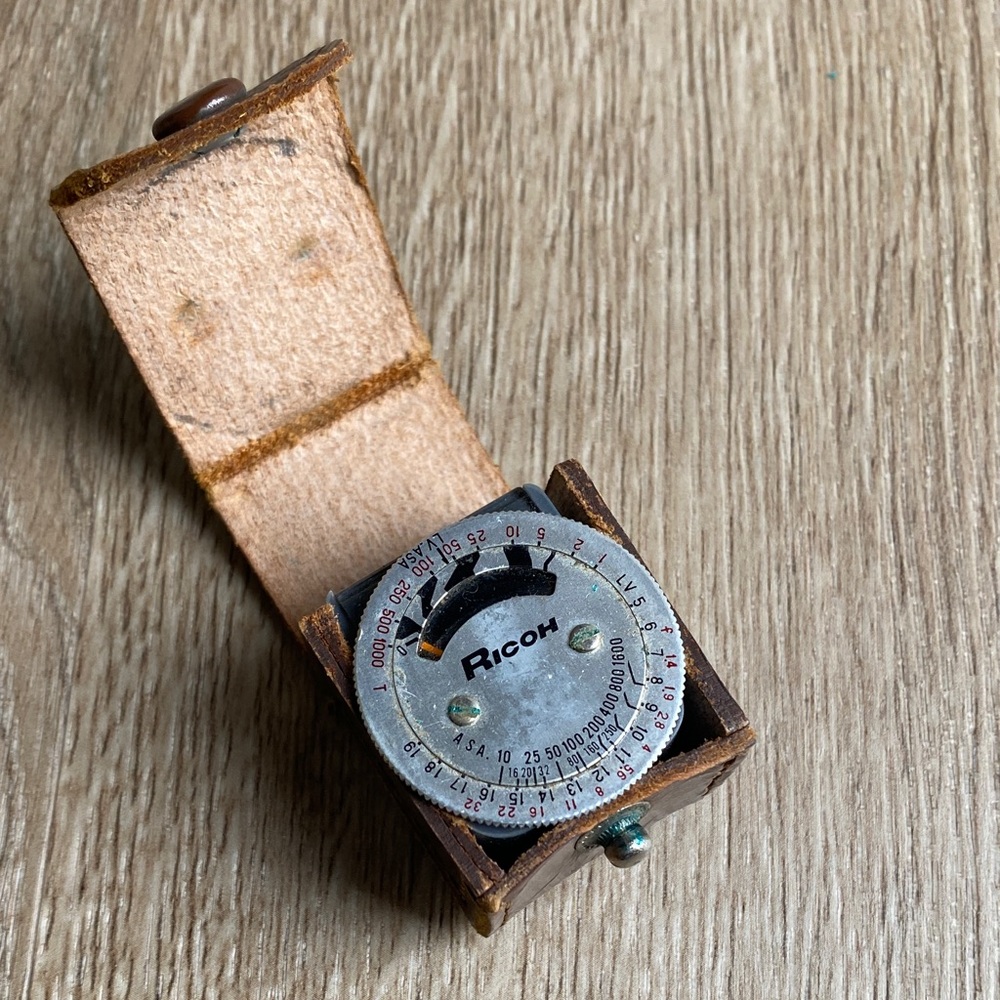 Ricoh Shoe Mount Camera Light Exposure Meter in Original Case UNTESTED